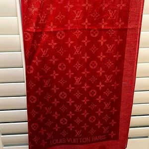 Beautiful silk and cashmere scarf